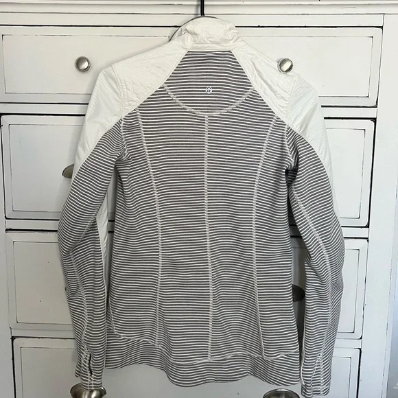 Lululemon align jacket - Picture 4 of 4